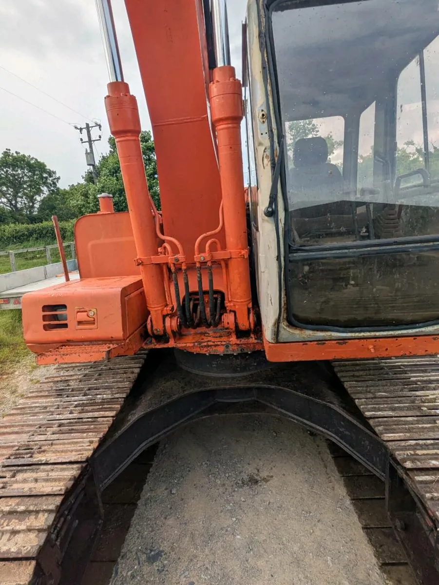 Hitachi Ex135 - Image 4