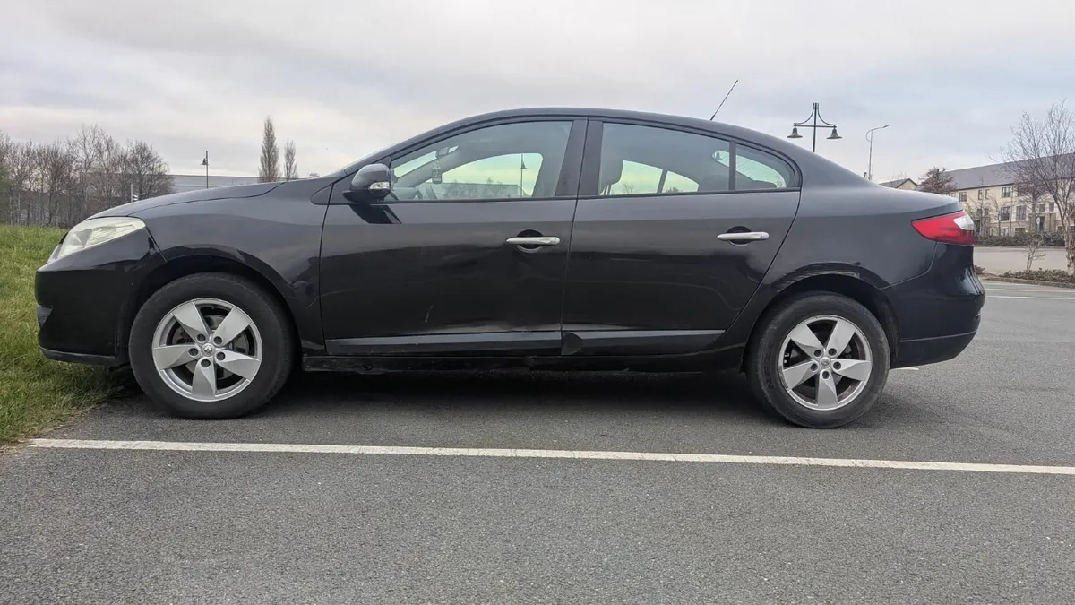 Renault Fluence 2011 – Automatic | Low Mileage - Image 3