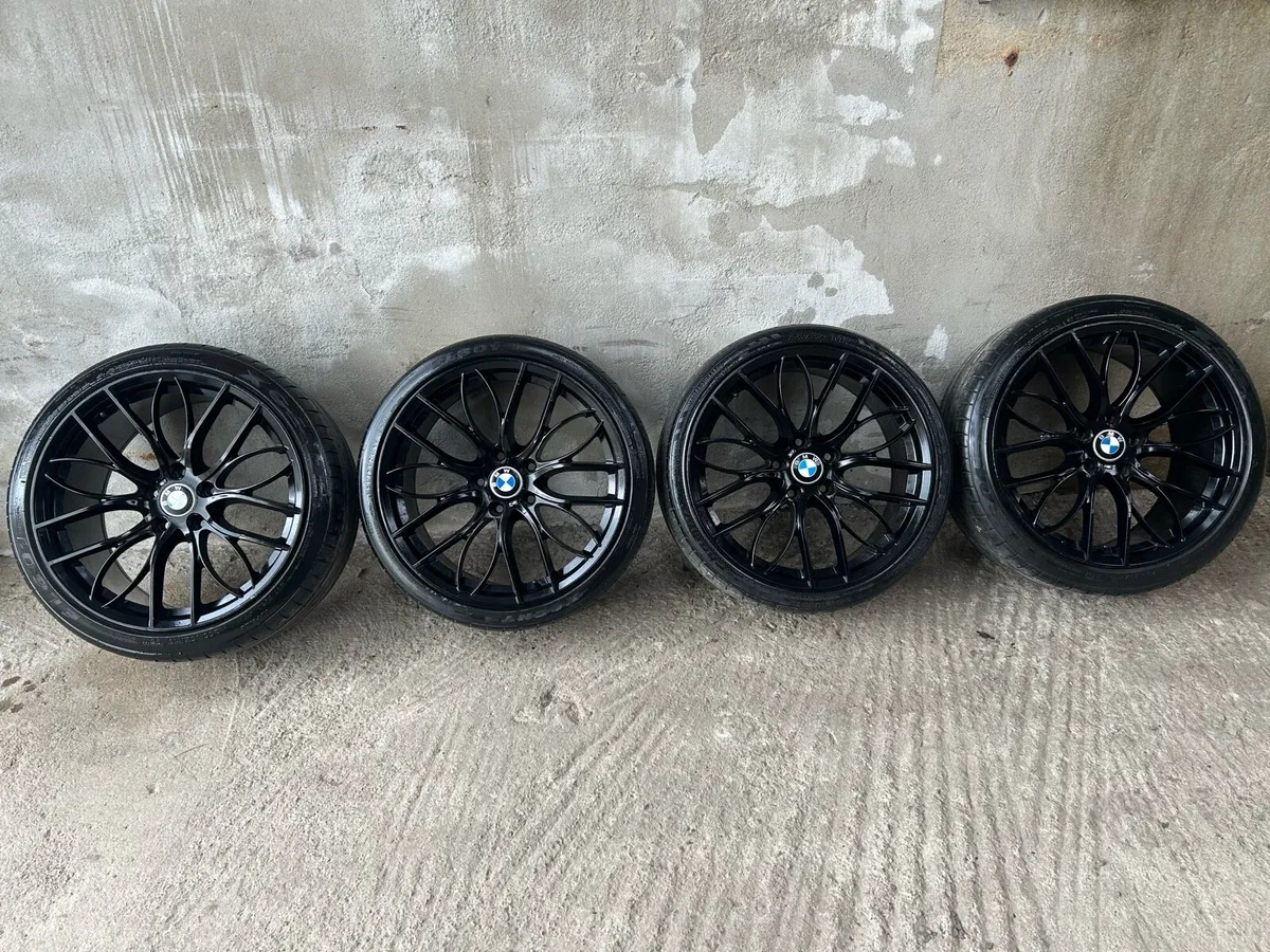 19” BMW 3 SERIES ALLOY WHEELS & TYRES - Image 2