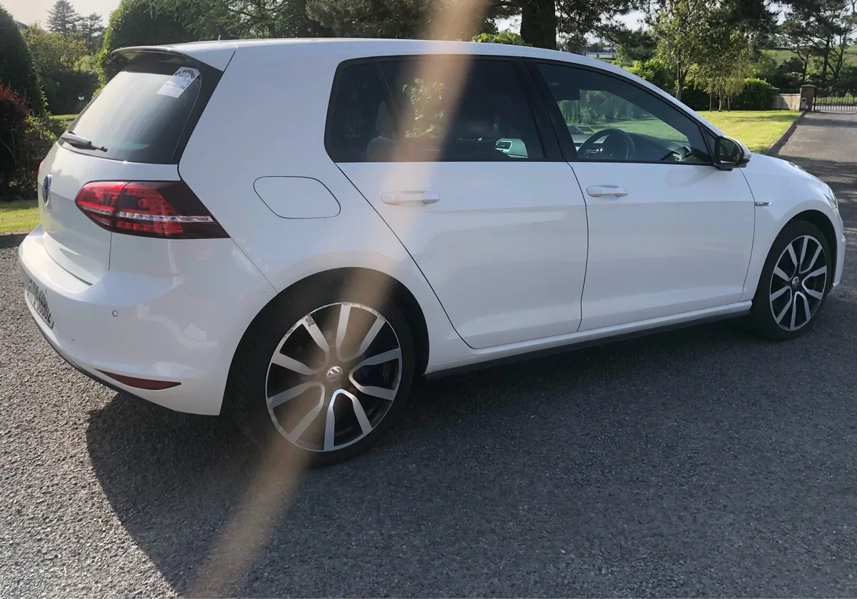 2017 Volkswagen Golf GTE - Immaculate Condition - Image 2