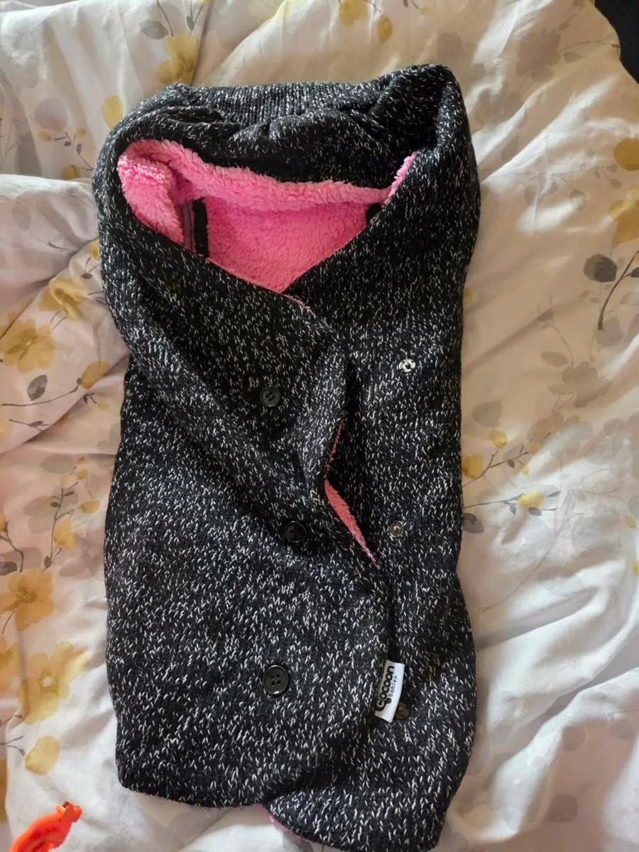 Cocoon for car seat/buggy - Image 1