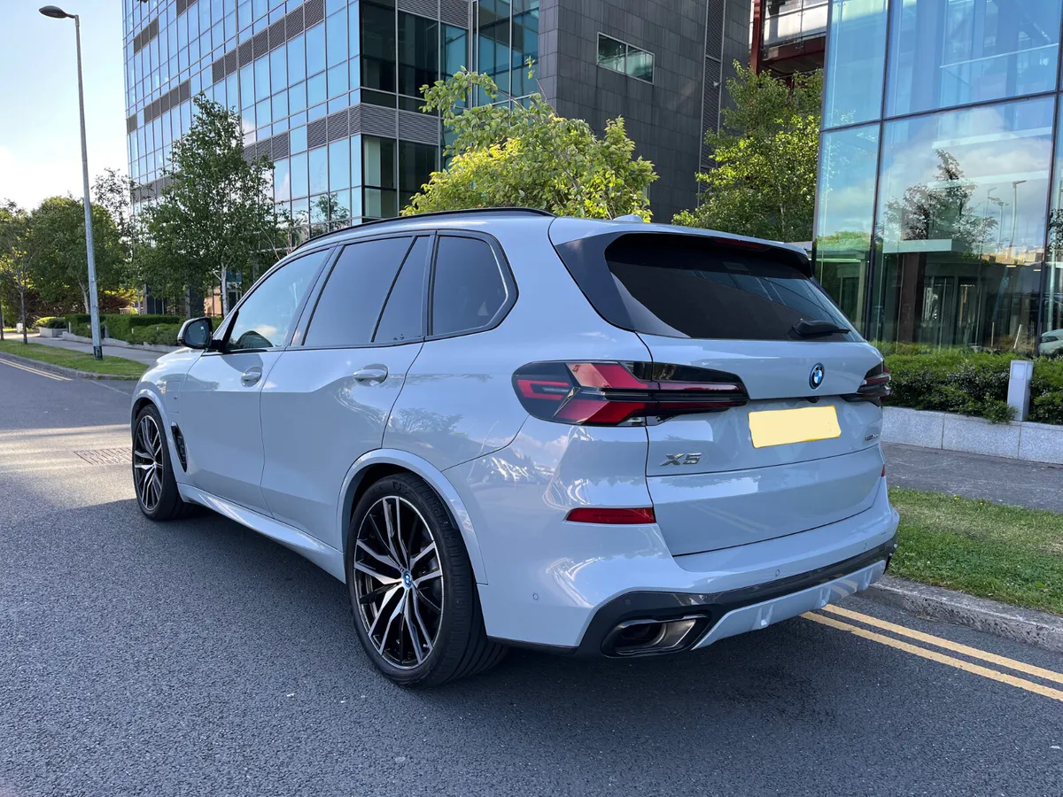 2023 BMW X5 50e M-Sport - Image 3