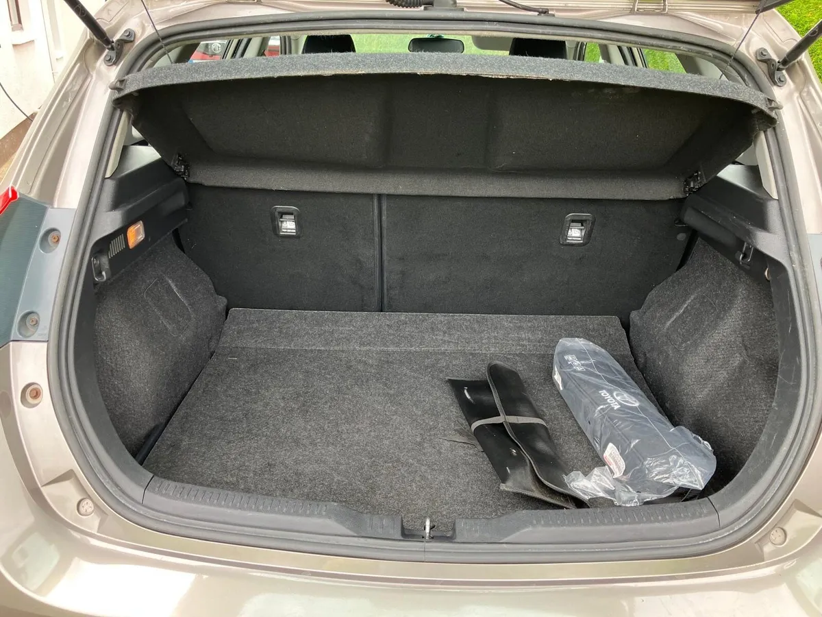 Toyota Auris 2016 - Image 4