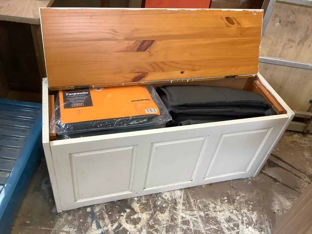 Furniture box seat - Image 3
