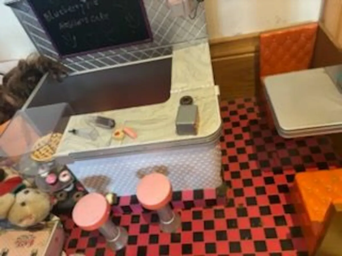 Toys - Image 4