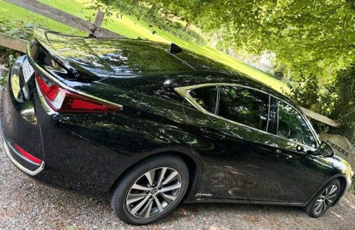 Jun 19 Lexus ES300h - 2.5 HEV - Auto CVT -€180 Tx - Image 3