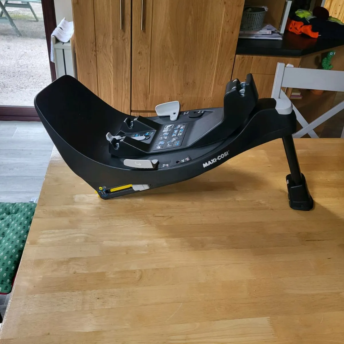 Maxi Cosi pebble 360 & Isofix - Image 4