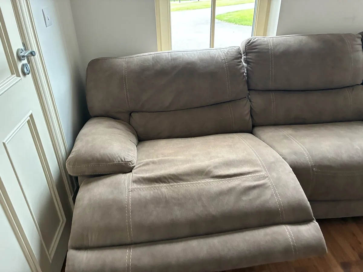 Reclining couch - Image 3