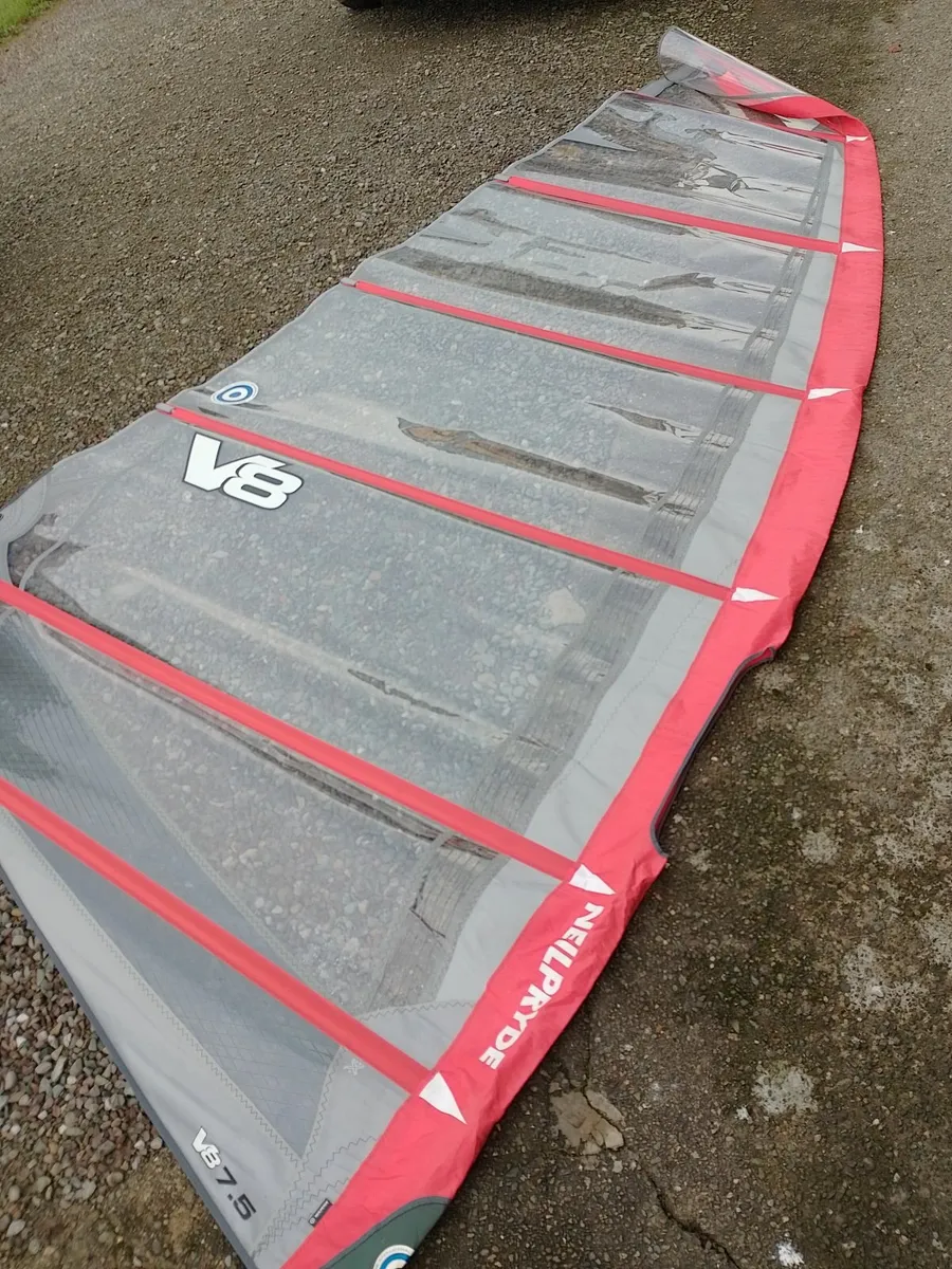 Wind surfing sail - Image 1