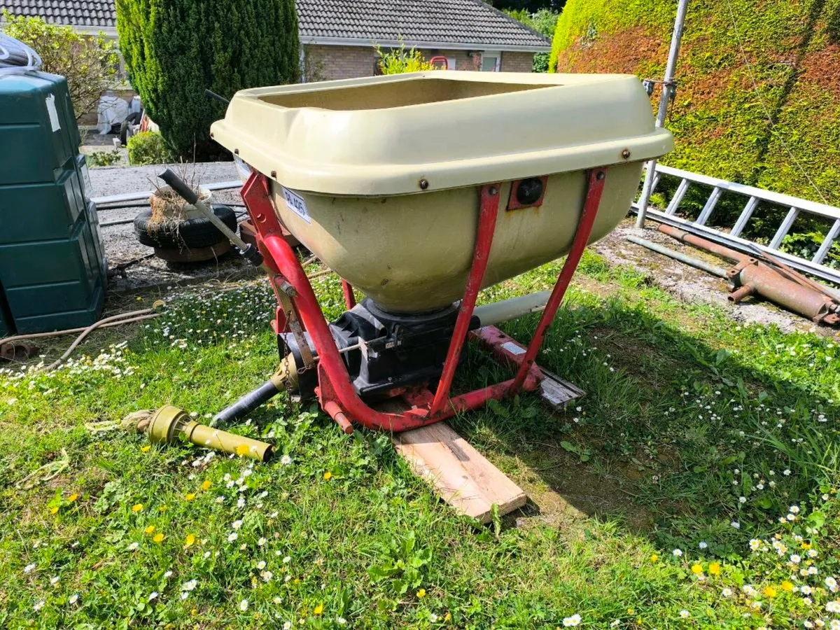 Abbey Supa Spreader and Square baler - Image 2