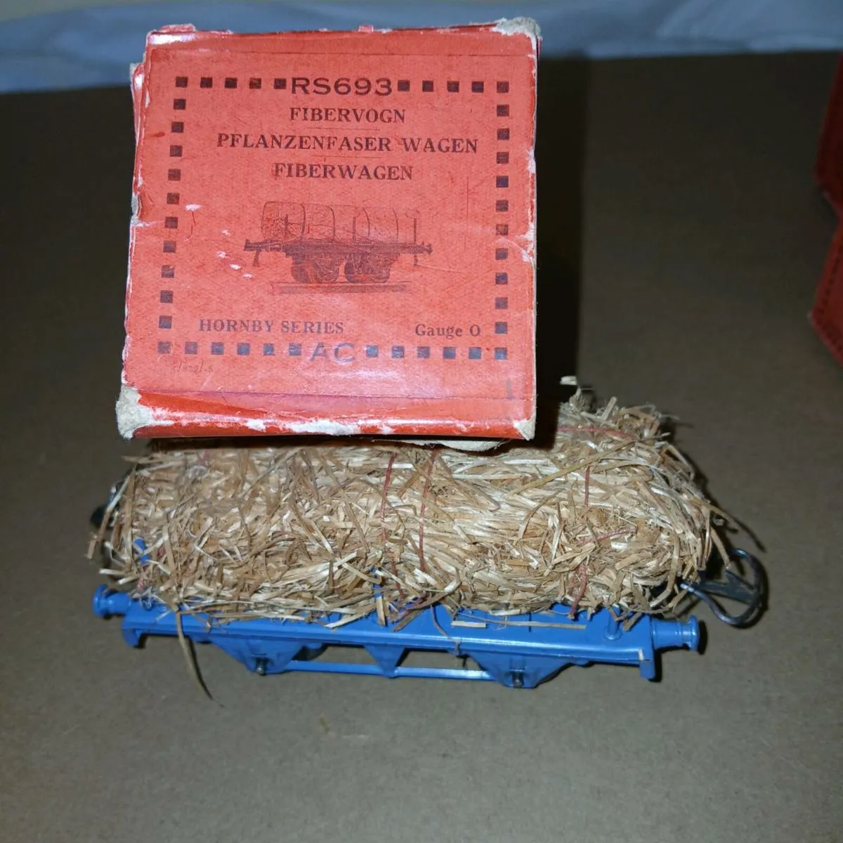 VINTAGE  0 GAUGE TINOLATE WAGONS - Image 2