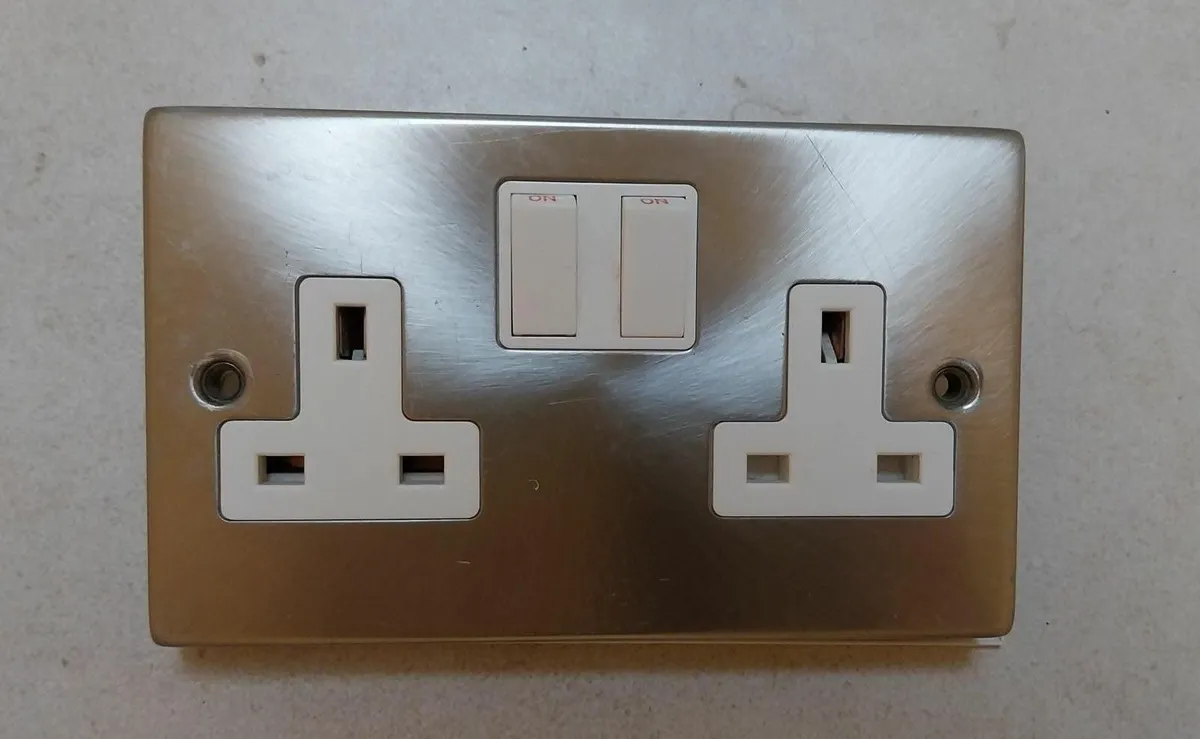 Lot of Electrical Sockets & Switches - Image 3