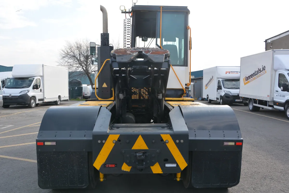 Kalmar T2 Yard Shunter - The Trailer Mover - Image 4