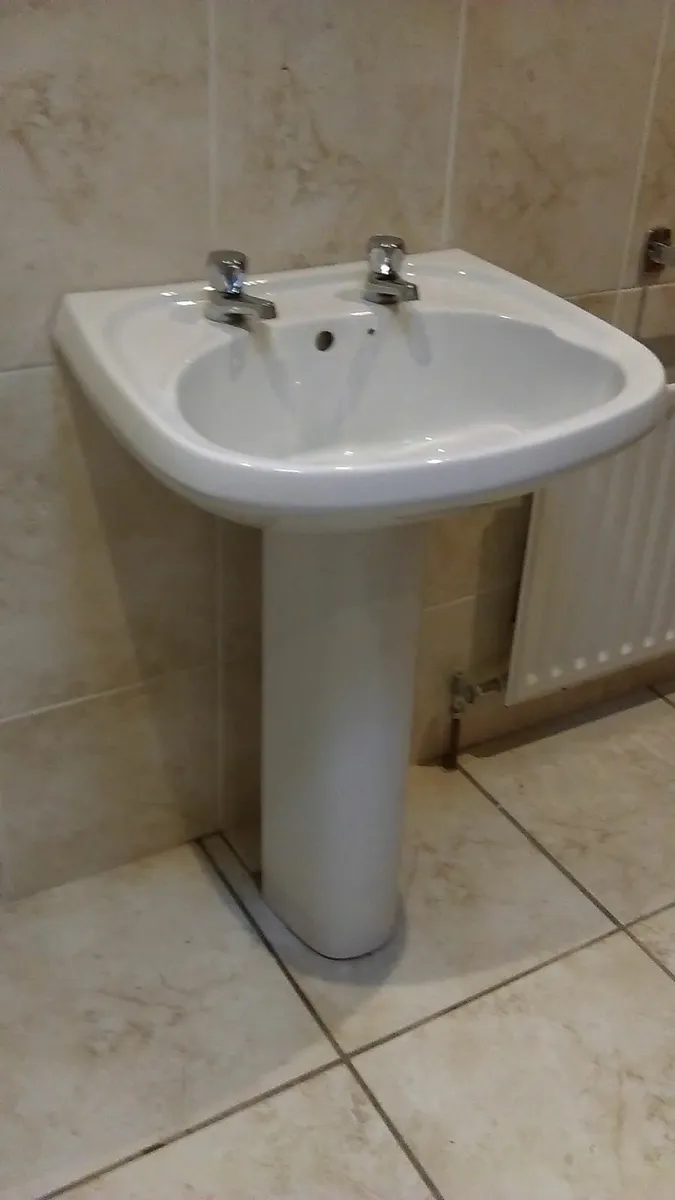 Bathroom Sink with Taps - Image 2