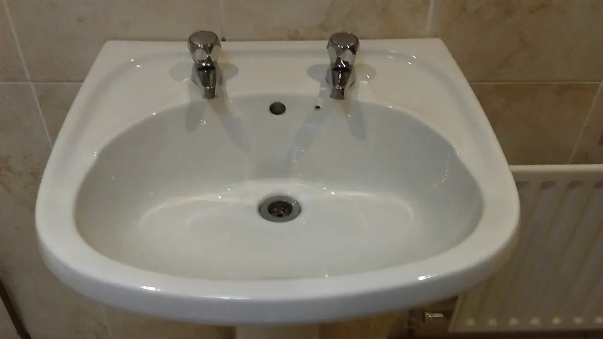 Bathroom Sink with Taps - Image 3