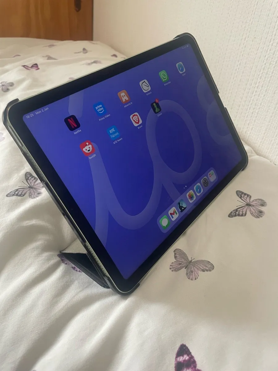 iPad Air 4 - Image 1
