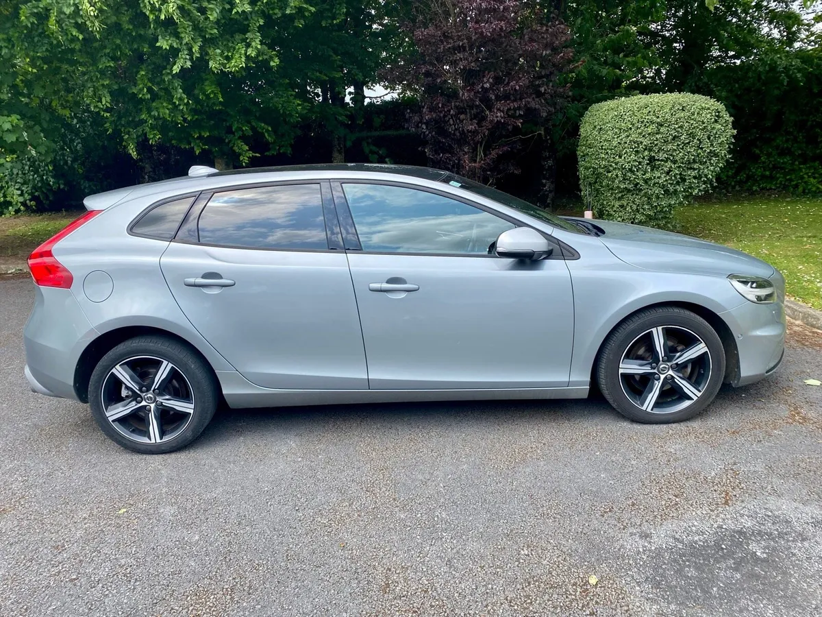 Volvo V40 2017 - Image 4