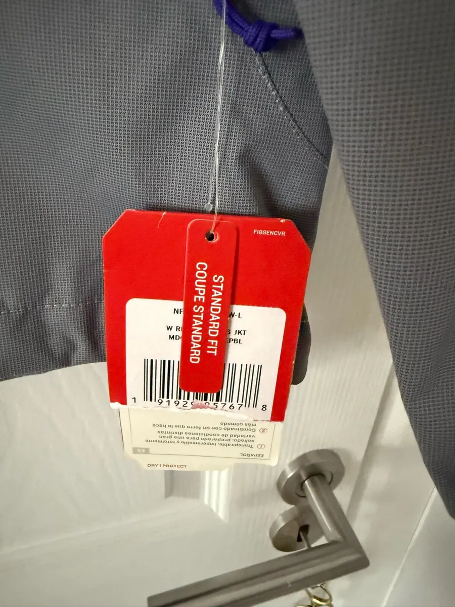 The North Face Resolve Plus Waterproof Jacket NEW - Image 3