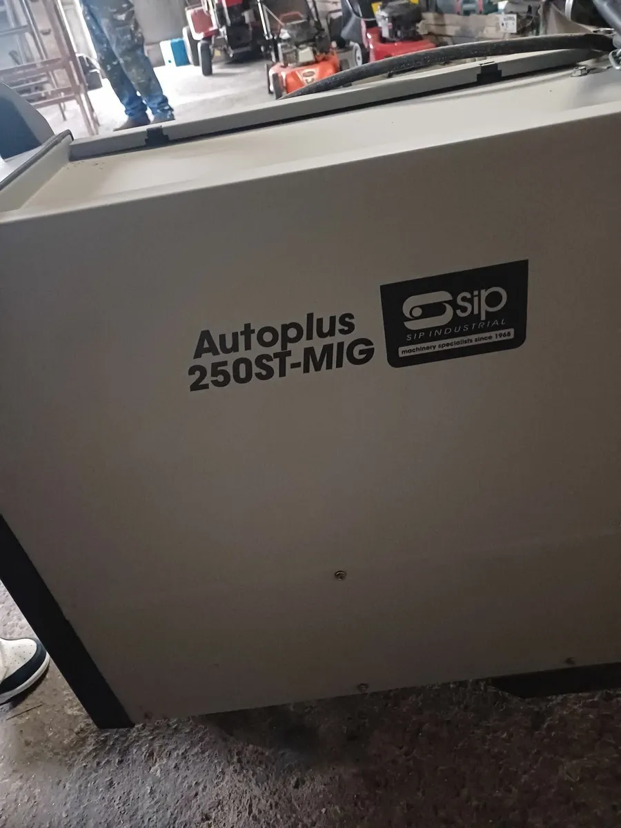 SIP Industrial MIG Welder - Image 3