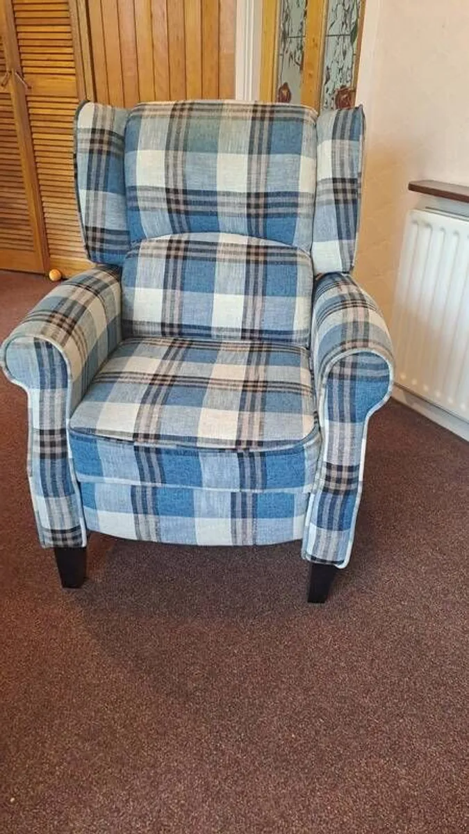 Wingback Reclining Chair Push Back Recliner Armchair - Image 1