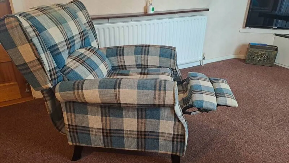Wingback Reclining Chair Push Back Recliner Armchair - Image 3