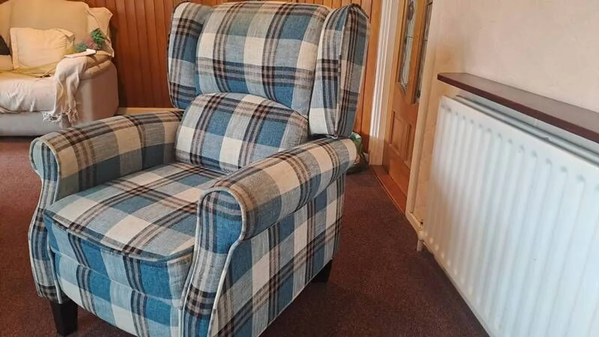 Wingback Reclining Chair Push Back Recliner Armchair - Image 4