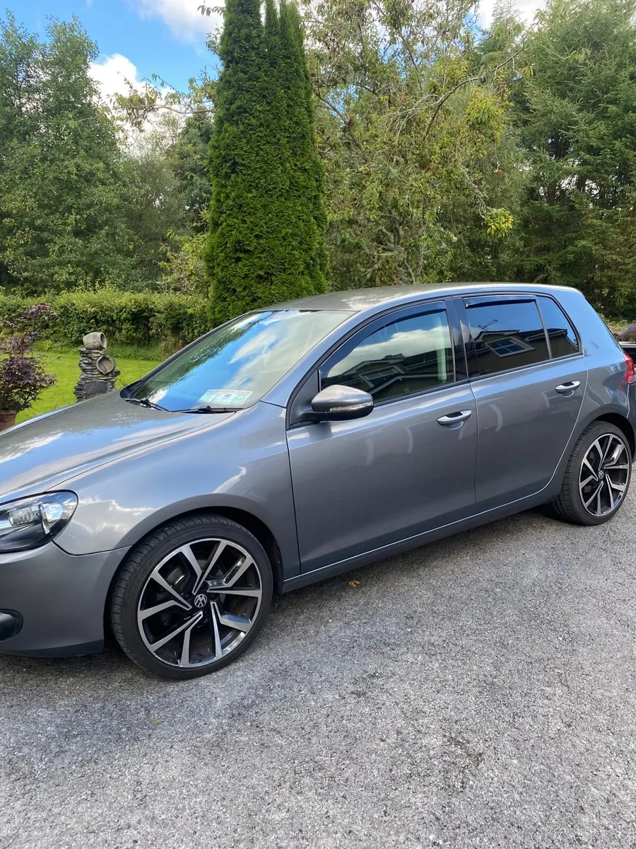 Volkswagen Golf 2010 - Image 1