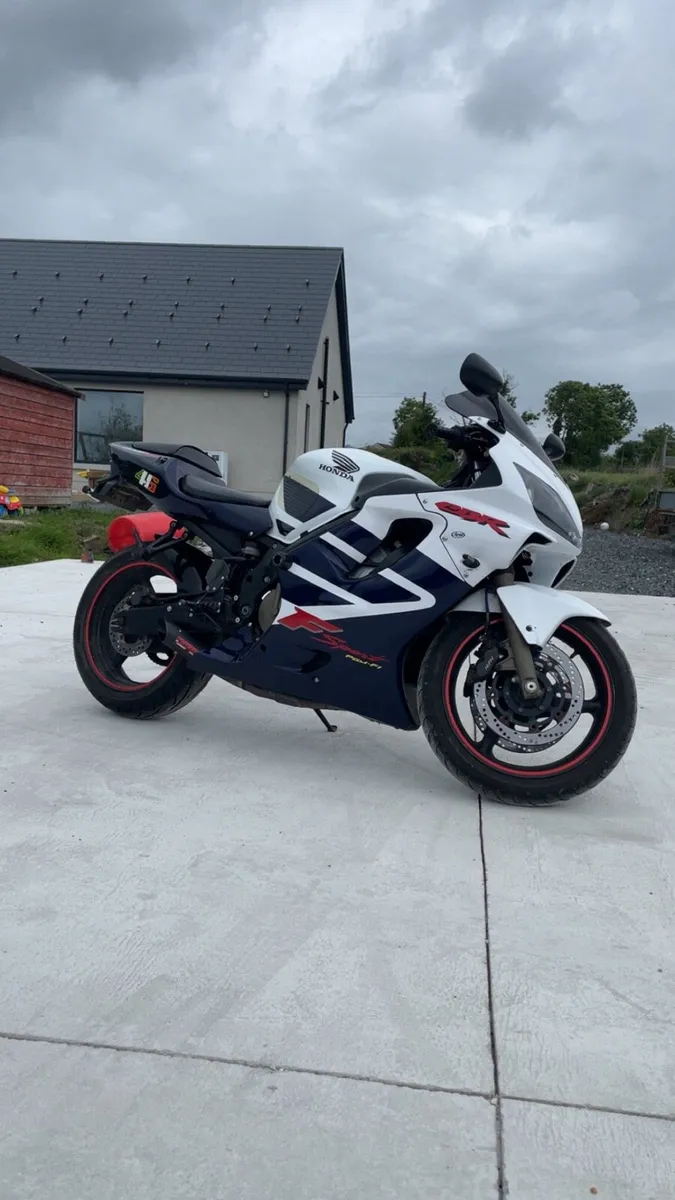Honda CBR 600 F Sport - Image 1