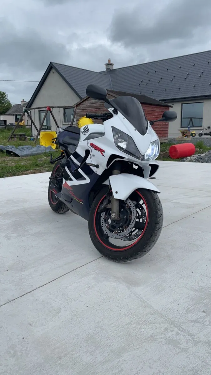 Honda CBR 600 F Sport - Image 2