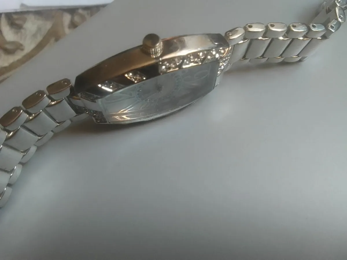 STRADA STAINLESS STEEL LADIES WATCH NEW - Image 4