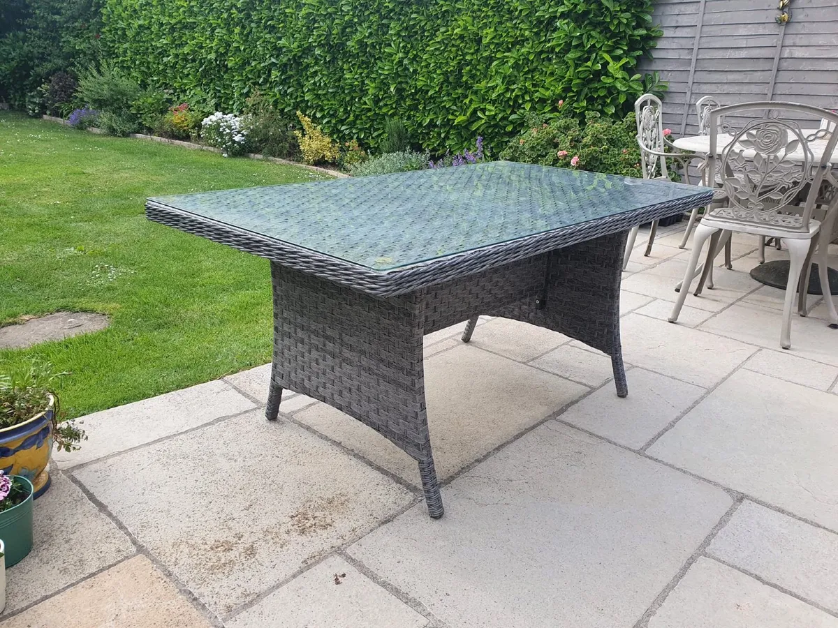 Outdoor dining table - Image 2