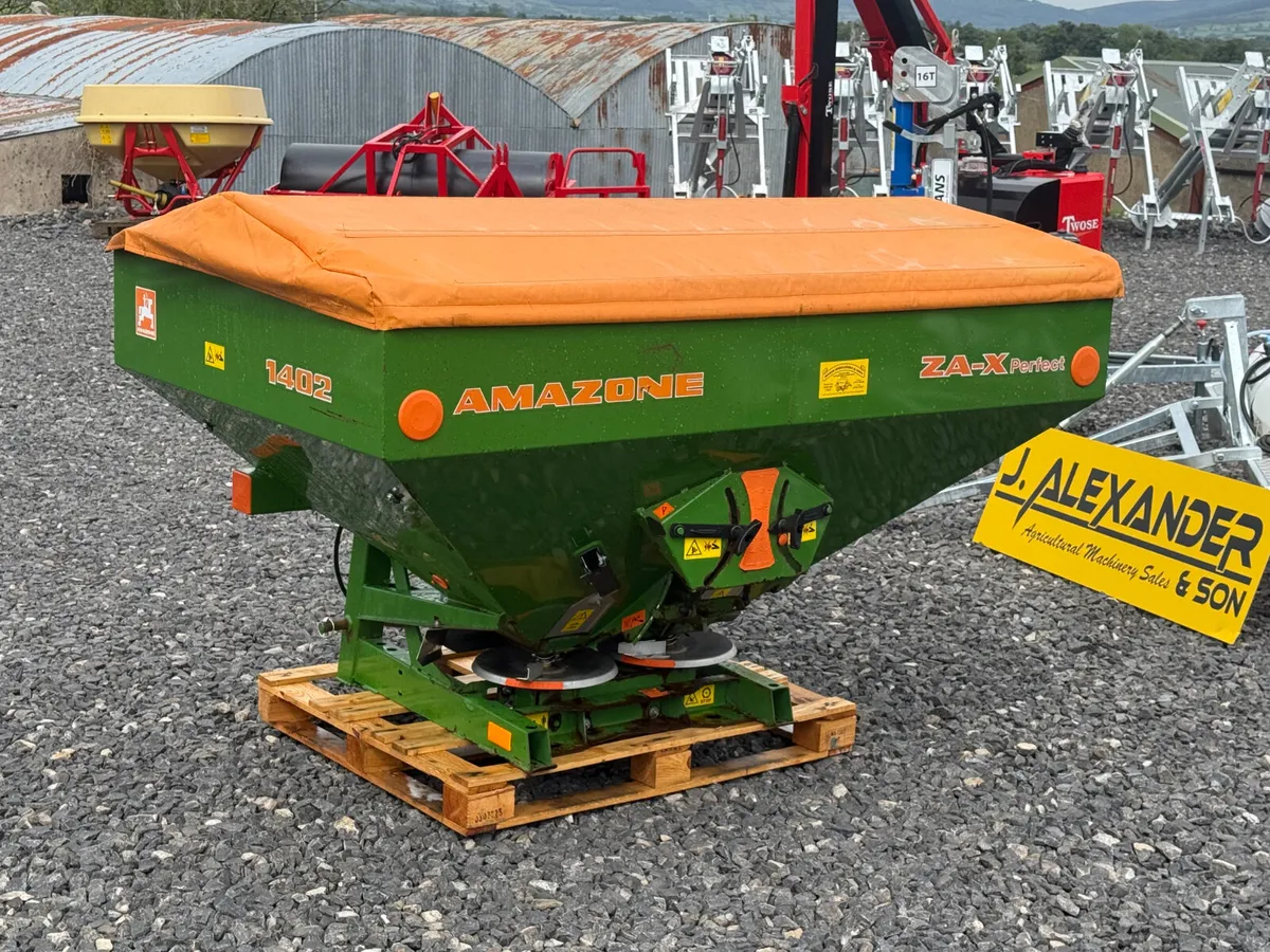 AMAZONE 1402 FERTILISER SPREADER - Image 2