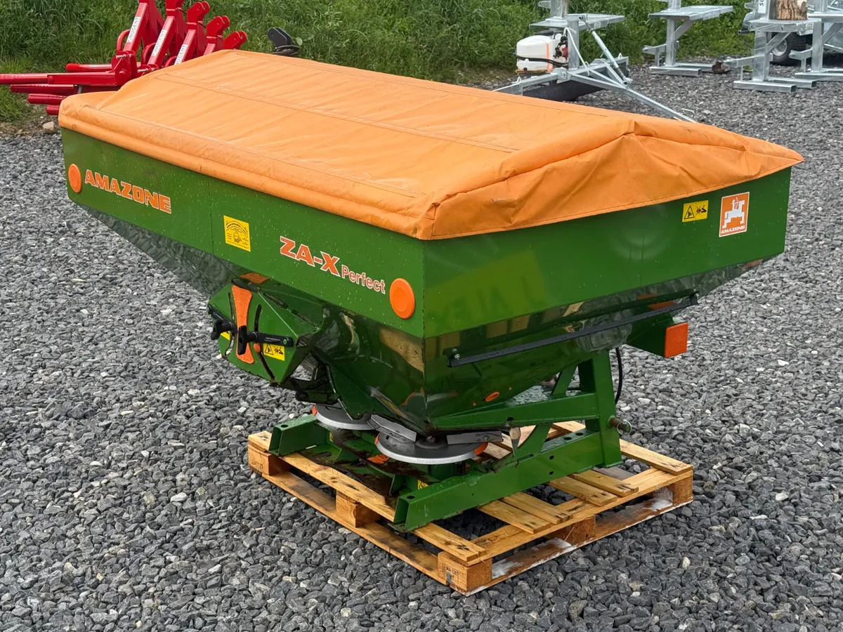 AMAZONE 1402 FERTILISER SPREADER - Image 3