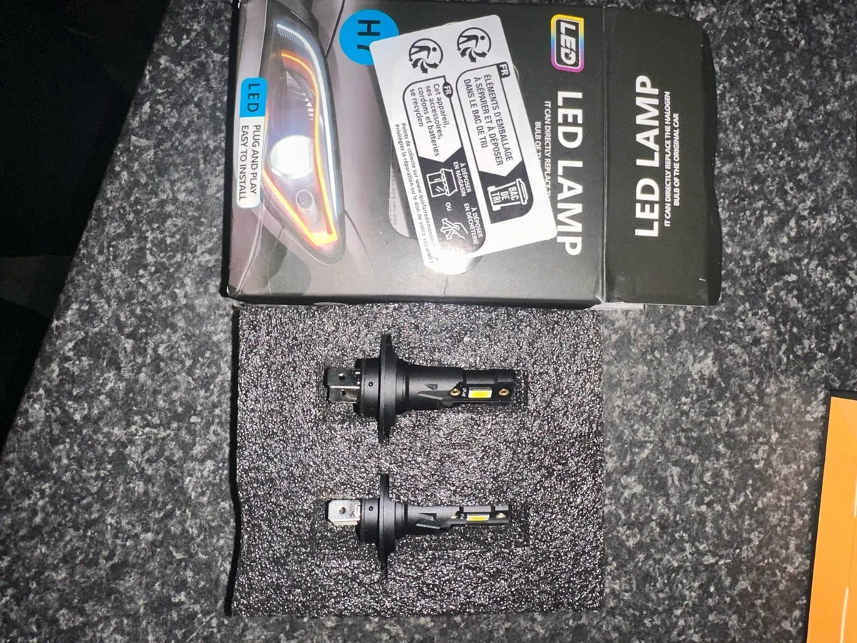 Car light - Image 1