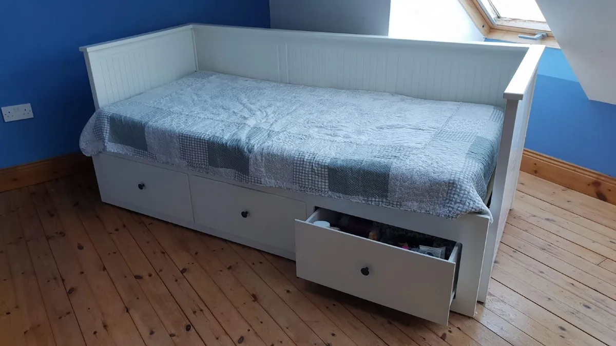 IKEA white daybed - Image 1
