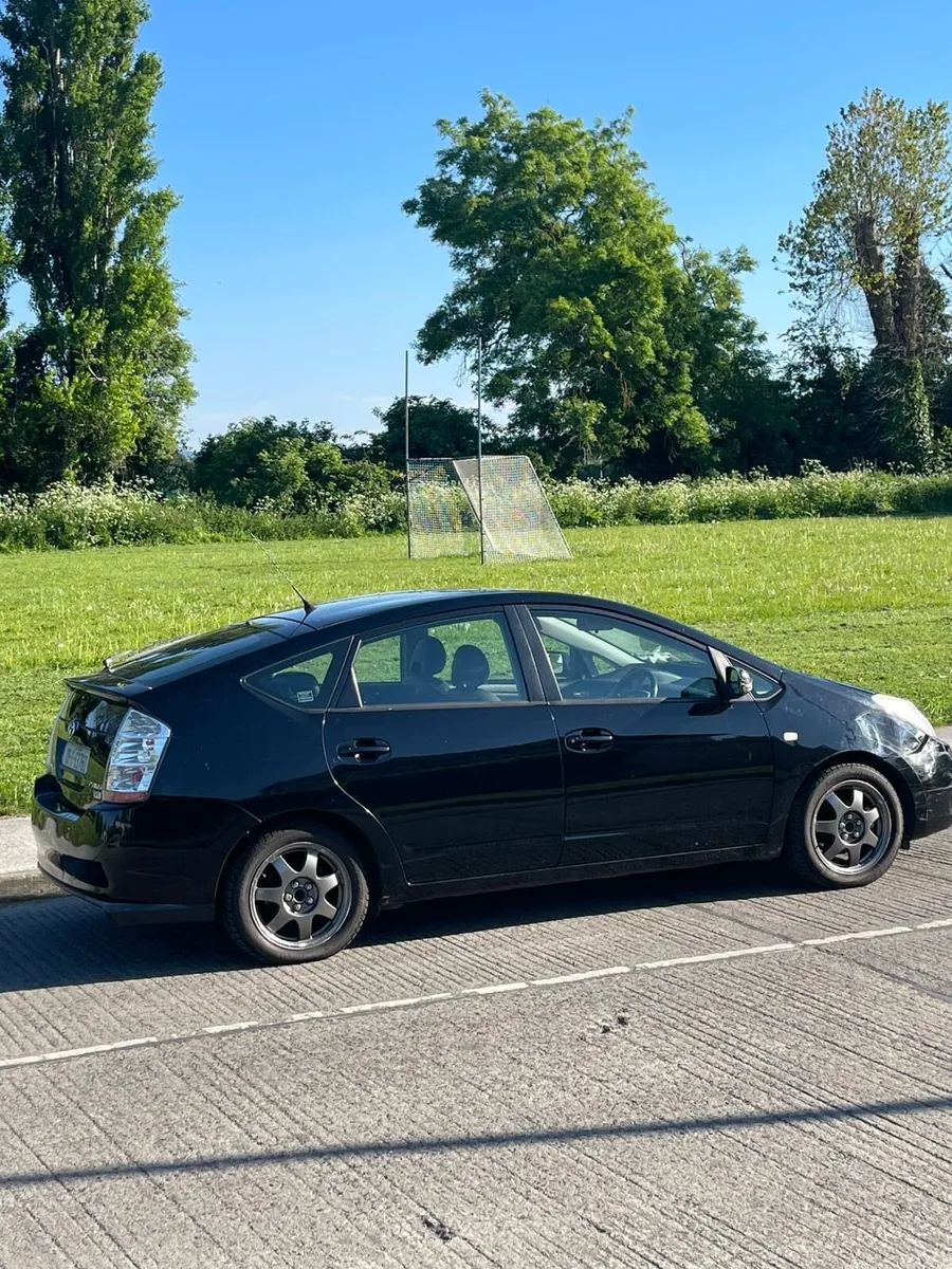 Toyota Prius - Image 3