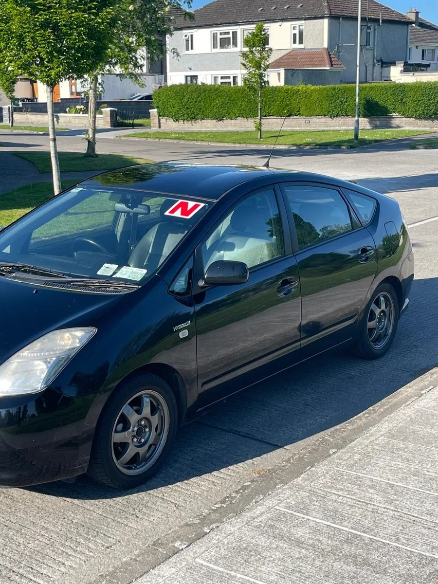 Toyota Prius - Image 4