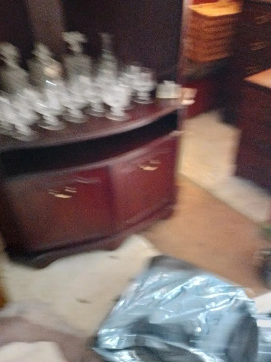 Display cabinet - Image 1