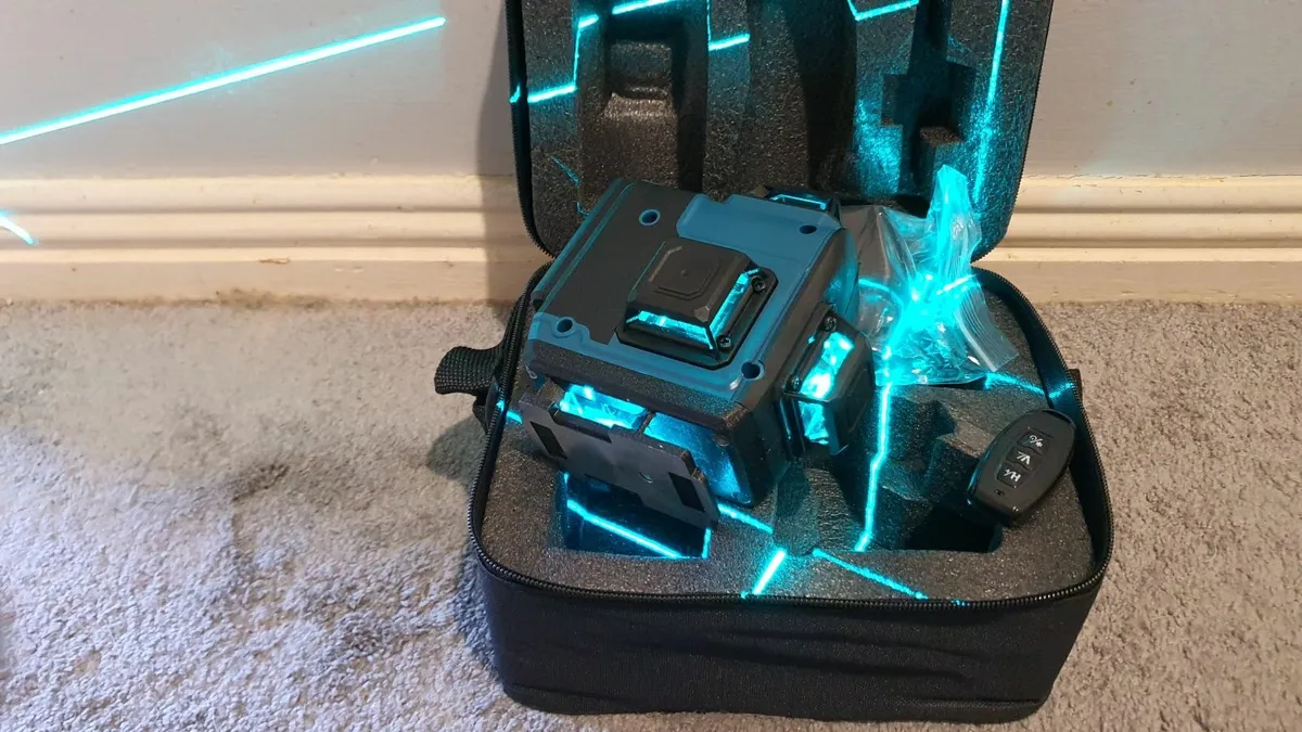 Makita Self-Leveling 360° 3-Plane Green Laser - Image 2