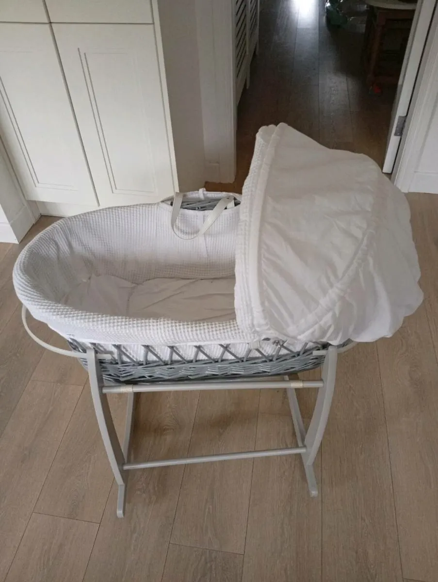 Moses basket - Image 1