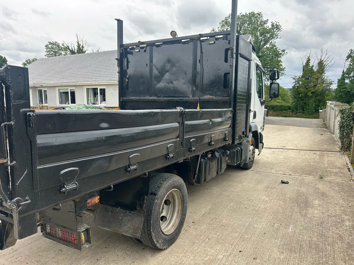 Daf lf tipper with tool box mot - Image 3