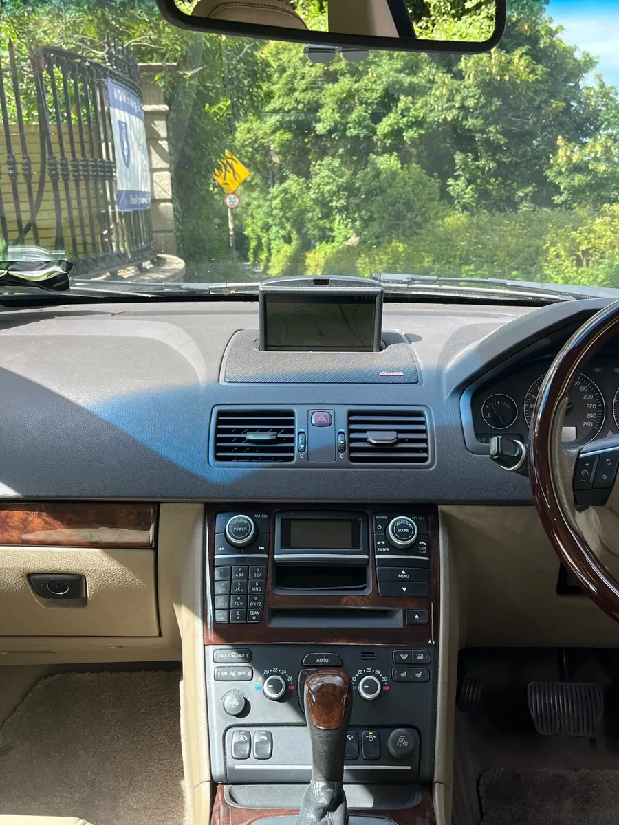 Volvo XC90 2007 - Image 2