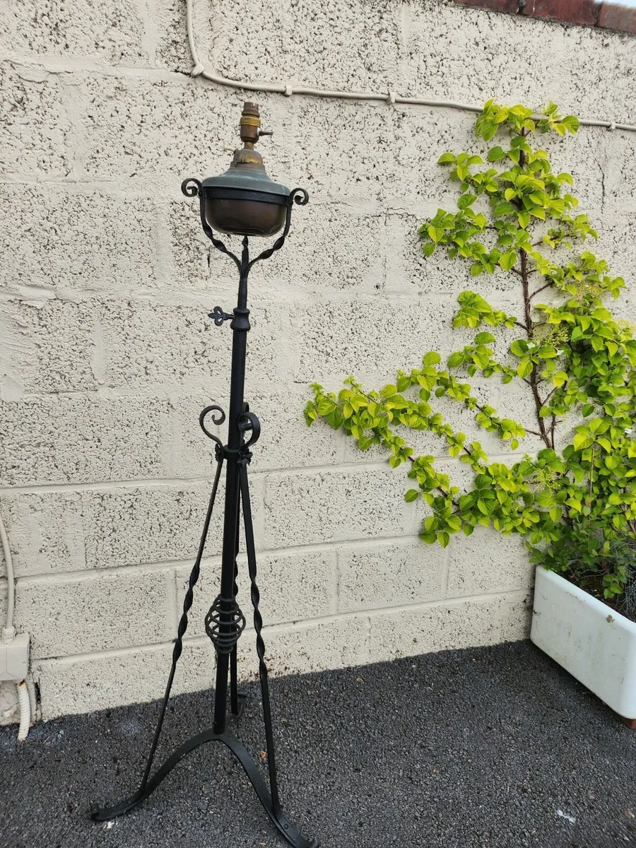 Plant pot stands - Image 3