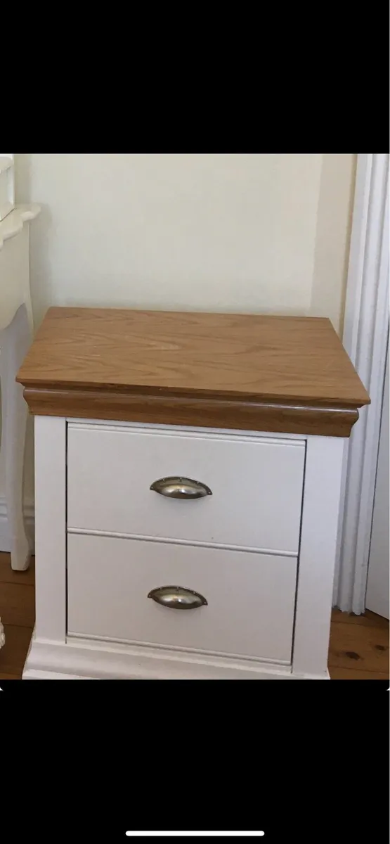 Bedside table