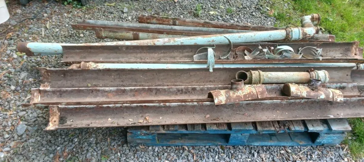 Castiron Shoots & Down pipes - Image 1