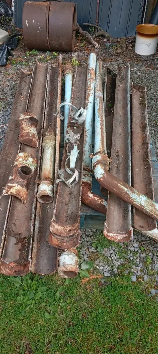 Castiron Shoots & Down pipes - Image 2