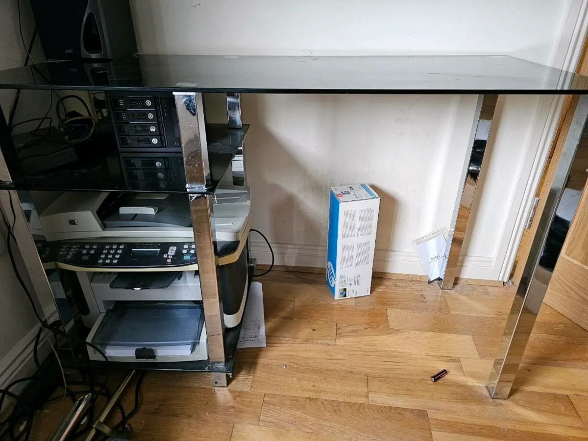 Computer desk