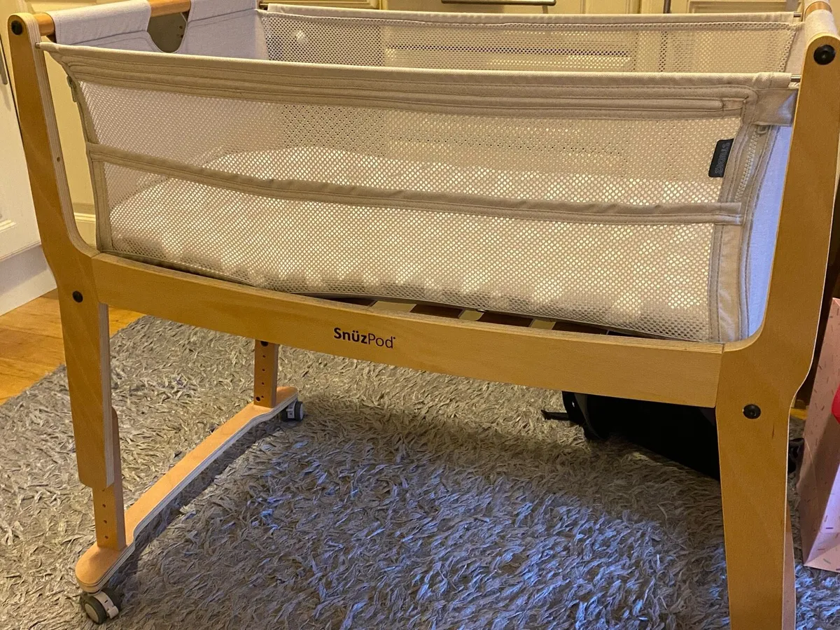 Snuz pod with mattress, m protector and 2 x sheets - Image 1