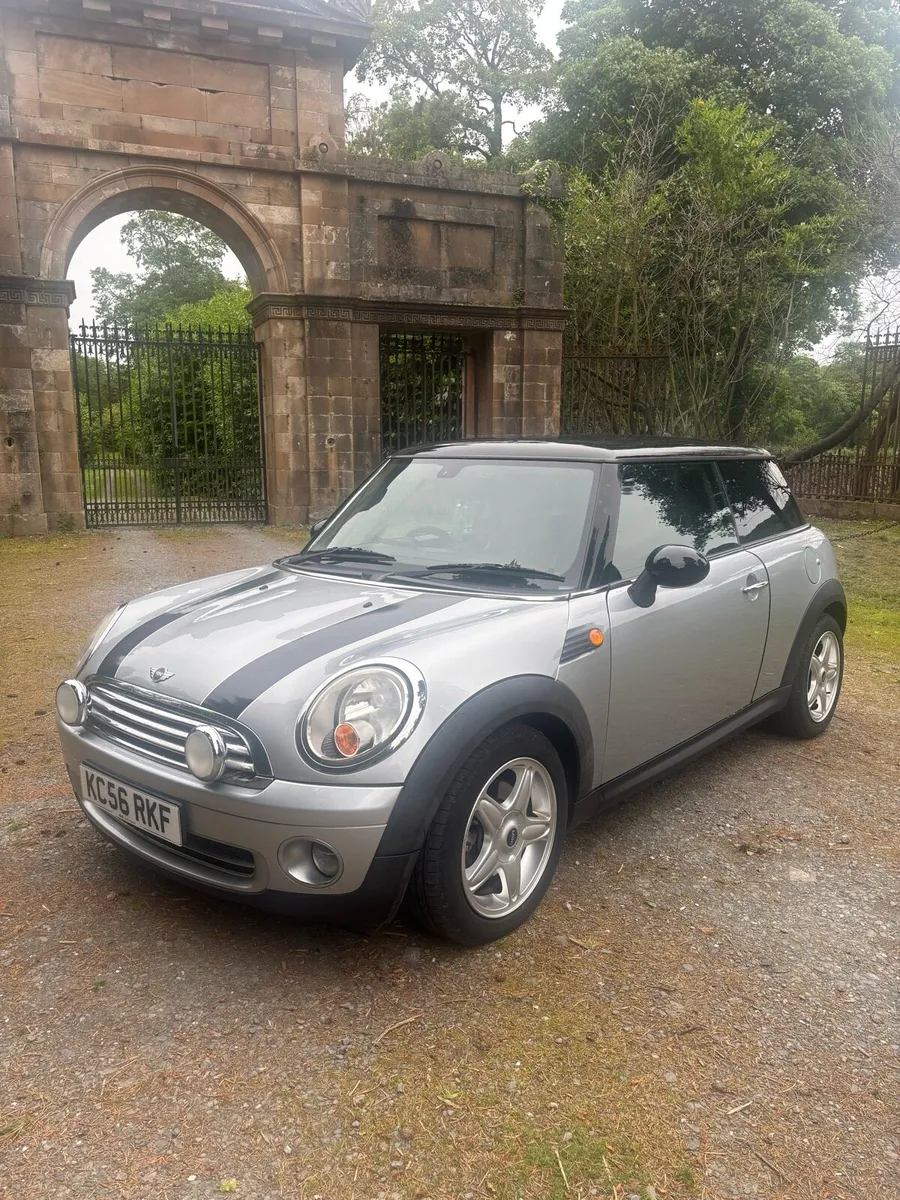 MINI Hatchback 1.6 Cooper 3d Auto 2007 - Image 1