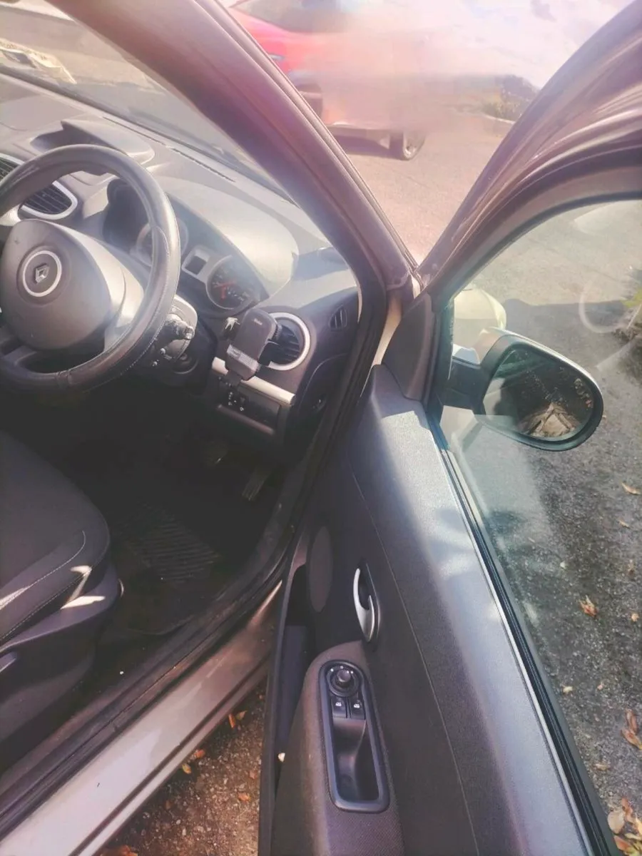 Car - Image 4